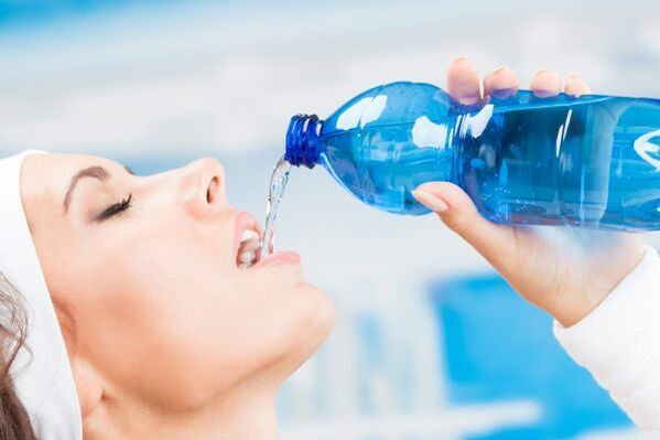 Možete se riješiti 5 kg viška kilograma za sedmicu ako pijete puno vode